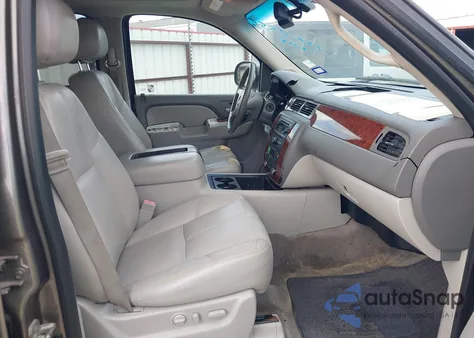 2013 Chevrolet Suburban 1500 Lt из США, поврежденный, VIN 1GNSCJE01DR113687